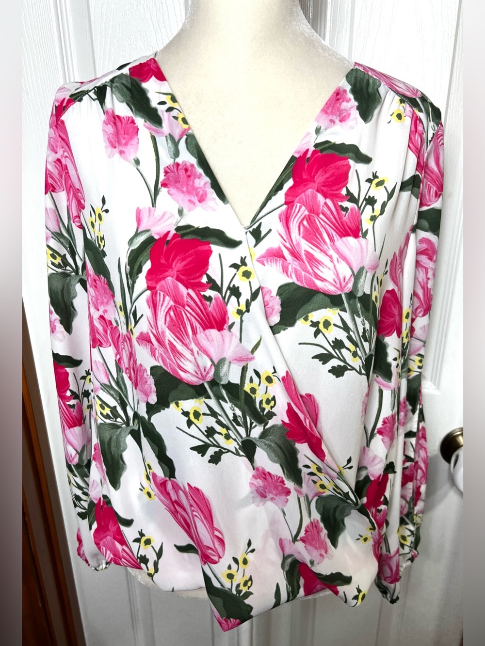 INC Blouse Top Floral Long Sleeve Peekaboo Sleeve White/Pink Petite Small(SP/PS)